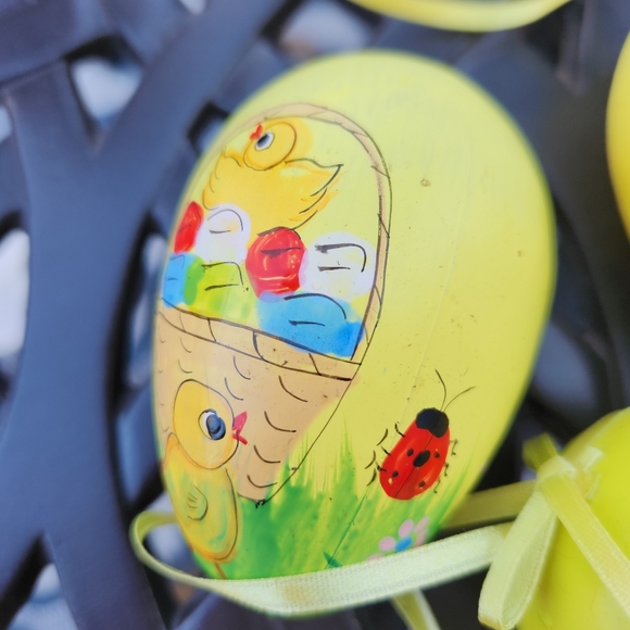 7 Painted Hanging Easter Eggs - Picture 8 of 8